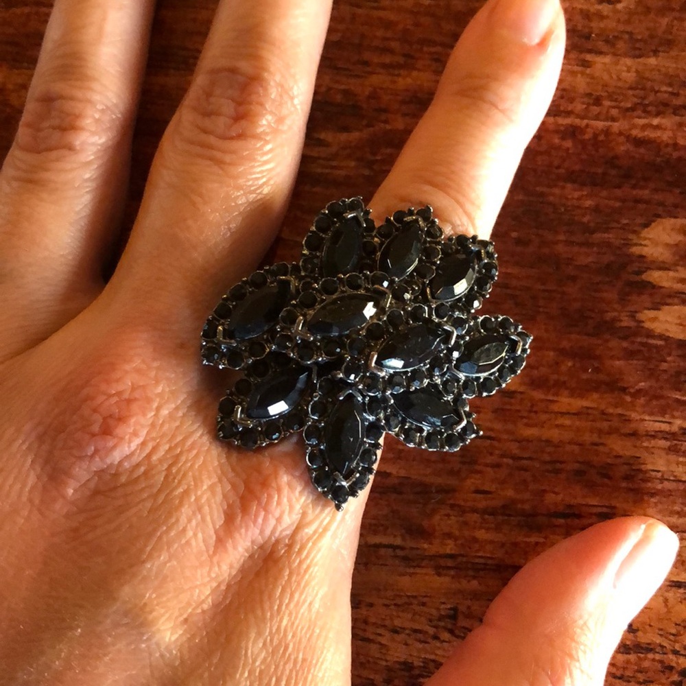 Flower ring - Picture 3 of 4